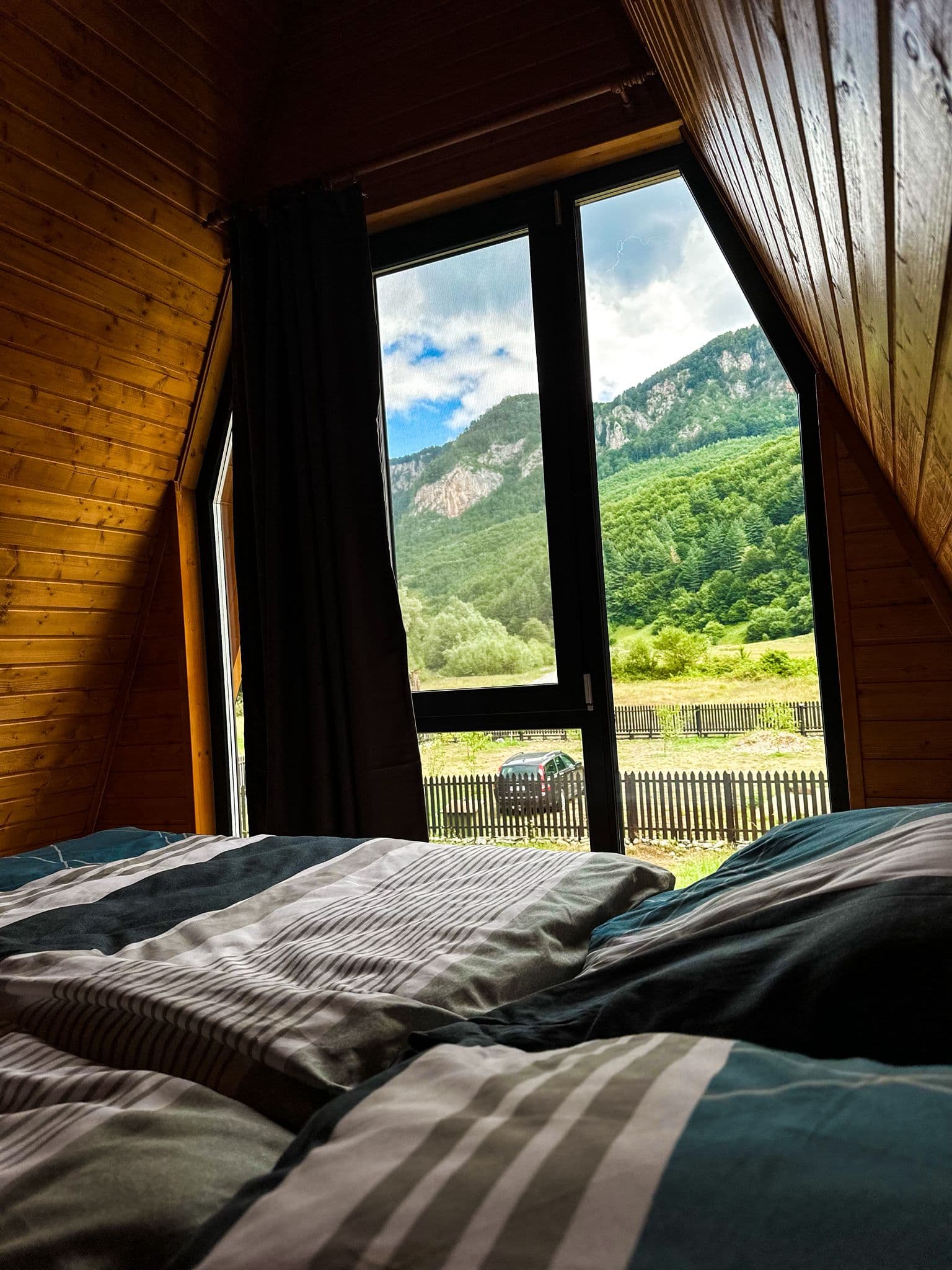 Dormitor cu vedere panoramica